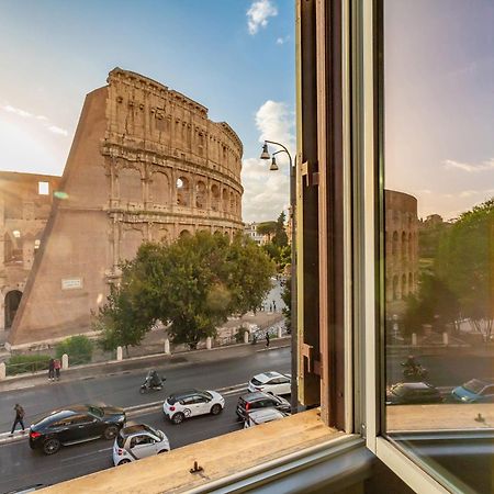 Iconic Apartment With Unique Colosseum View Rome Buitenkant foto